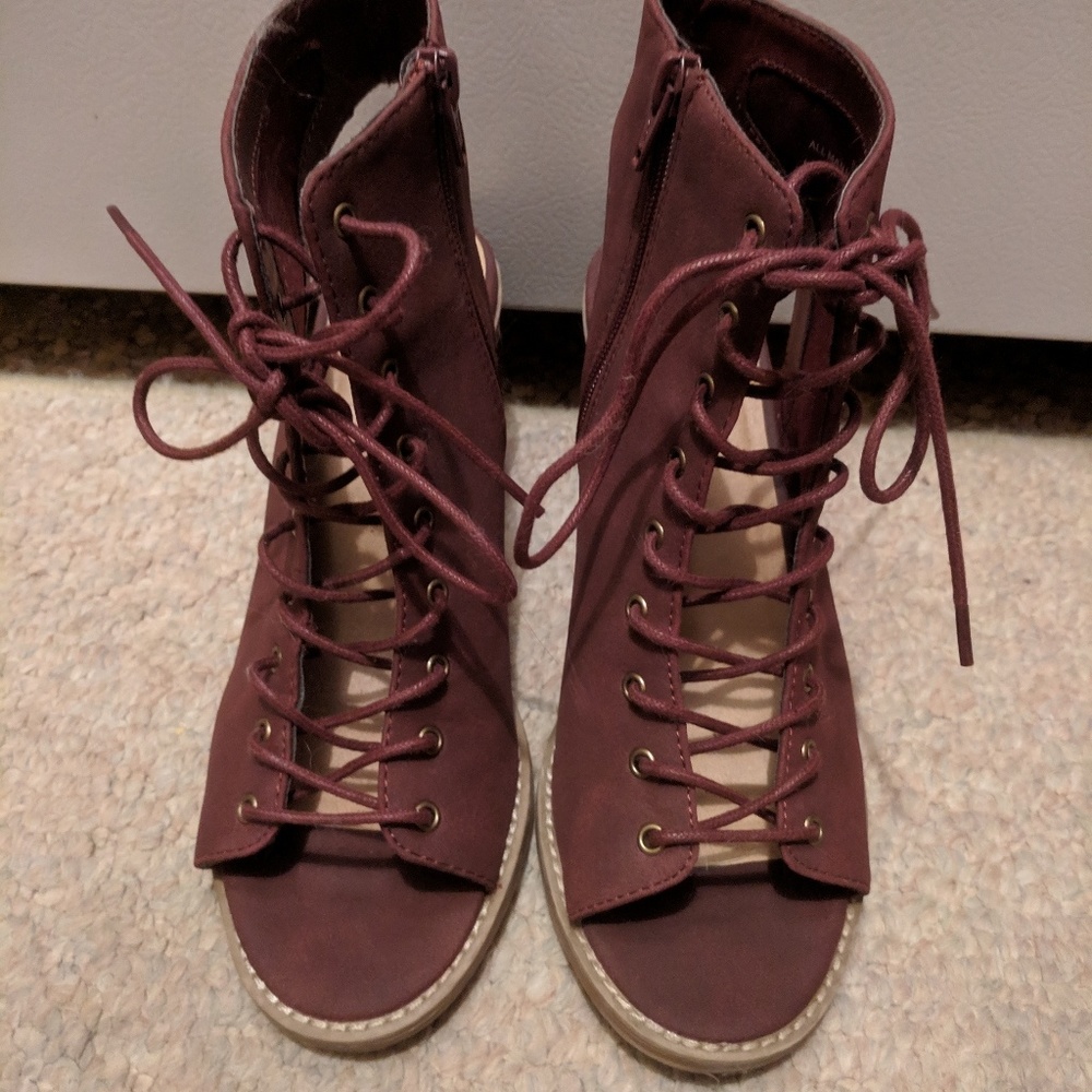 Shoes - Picture 2 of 3